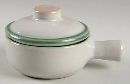 Pear and Grape Green Porringer & Lid