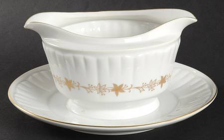 Bouffant Gravy Boat with Attached Underplate by Harmony House China