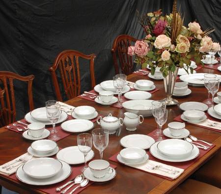 Silver Sonata 62  Piece Estate Set