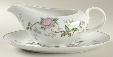 Chantilly Gravy Boat & Underplate by Halsey