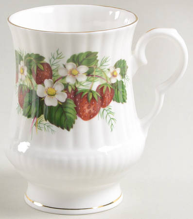 Strawberry Ripe (Small Scallops On Edge) Mug