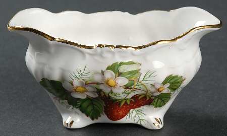 Strawberry Ripe (Small Scallops On Edge) Mini Open Sugar Bowl