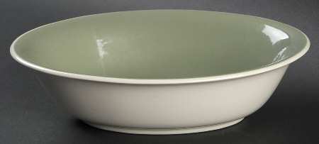 Ivy Wreath 9" Oval Vegetable Bowl
