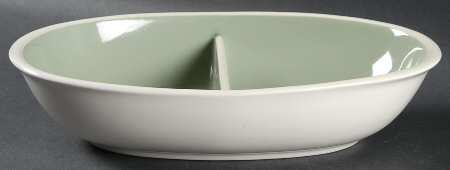 Ivy Wreath 10" Oval Divided Vegetable Bowl