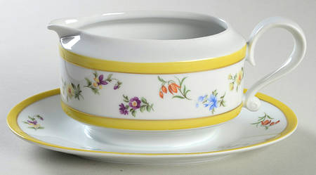 Grand Duchess Gravy Boat with Attached Underplate