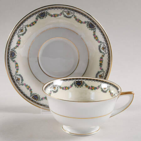 HC250 Footed Cup & Saucer Set