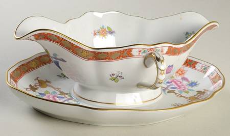 Chinois (Sh) Gravy Boat with Attached Underplate