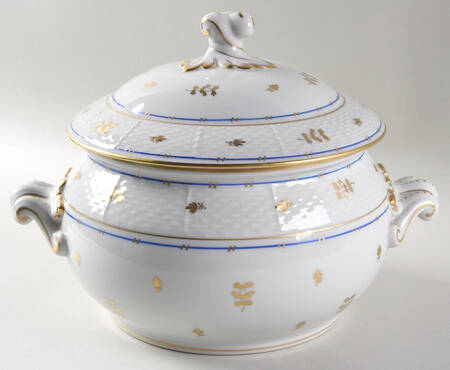 Coronation (Bat) Tureen & Lid