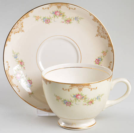 Aristocrat Footed Cup & Saucer Set