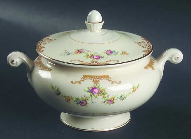 Aristocrat Sugar Bowl & Lid