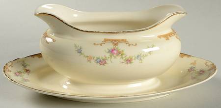Aristocrat Gravy Boat with Attached Underplate