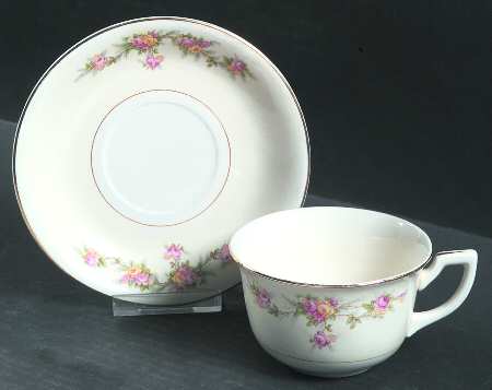 Darcy Flat Cup & Saucer Set