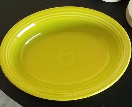 Fiesta Chartreuse (Intro 1997) 10" Oval Vegetable Bowl