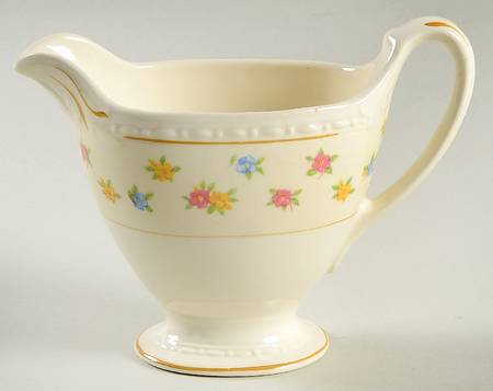 Moselle (Eggshell Georgian) Creamer