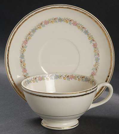 G3388 Footed Cup & Saucer Set
