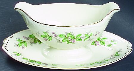 Greenbriar Gravy Boat with Attached Underplate