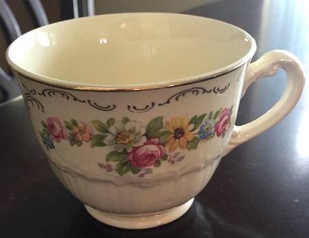 HLC104 Footed Cup