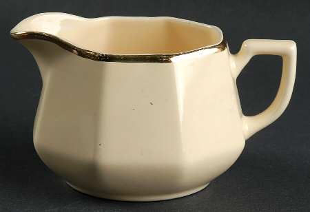 Y14 Creamer by Homer Laughlin 