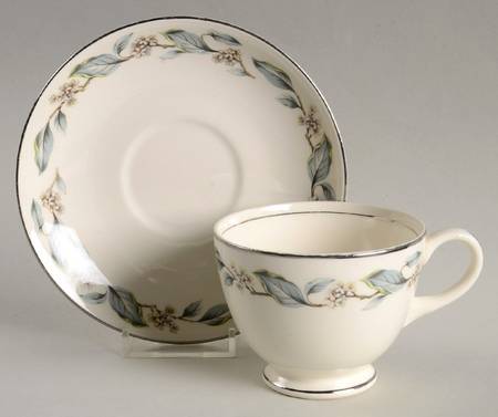 N1829 Footed Cup & Saucer Set