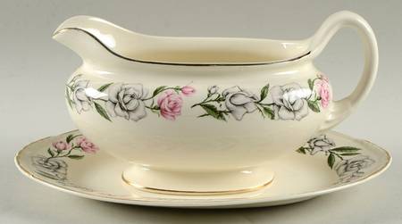 Minuet Gravy Boat & Underplate/Relish