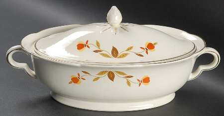 Autumn Leaf Ruffled D Oval Covered Vegetable