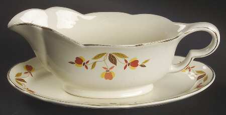 Autumn Leaf Ruffled D Gravy Boat & Underplate (Pickle)