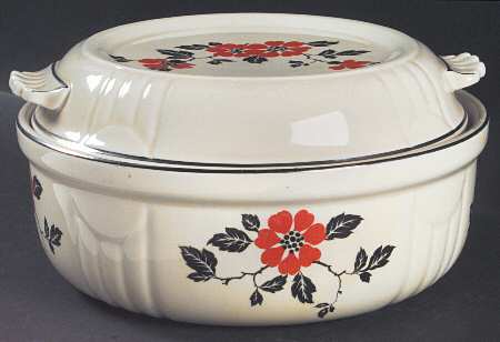 Red Poppy (Platinum Ring) 1.5 Quart Radiance Casserole with Lid