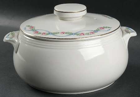 Wildfire (Gold Trim) 2.5 Qt Round Tab Handle Covered Casserole