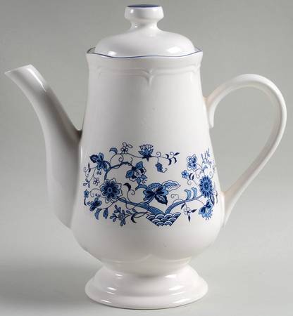 Seine Blue (Scalloped, Blue Trim) Coffee Pot & Lid