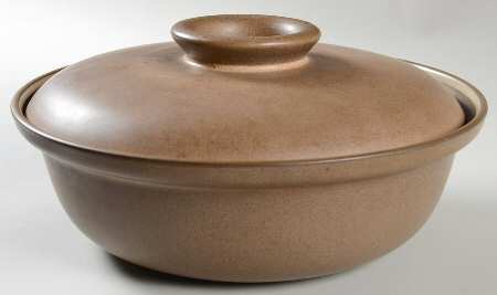 Sandalwood (Coupe Shape) 3 Quart Round Covered Casserole