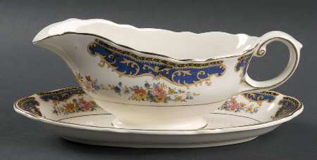 5602 Gravy Boat & Underplate/Relish