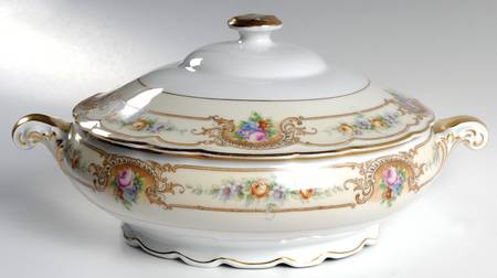 The Ascot Round Covered Vegetable