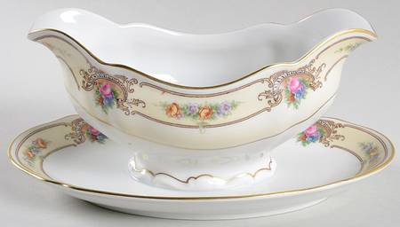 The Ascot Gravy Boat with Attached Underplate