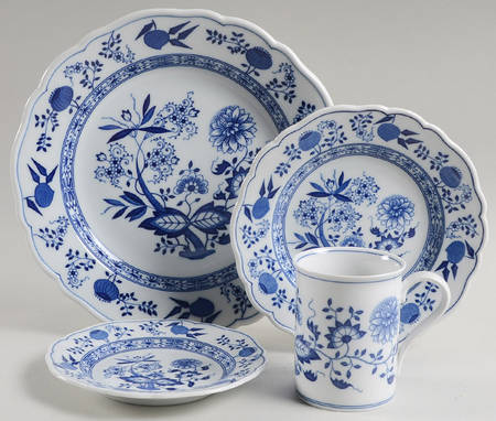 Blue Onion 4 Piece Place Setting