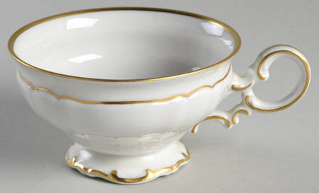 The Dundee Footed Cup