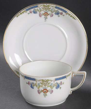 HUT6 Oversized Cup & Saucer Set