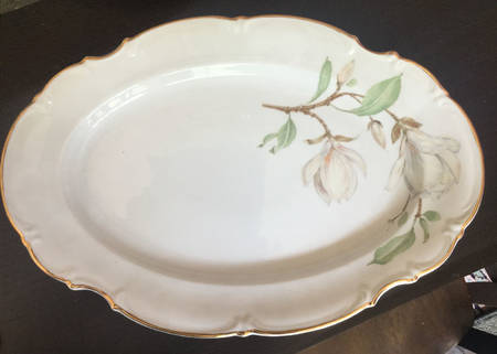 Magnolia (7948, Sylvia, White) 15" Oval Serving Platter