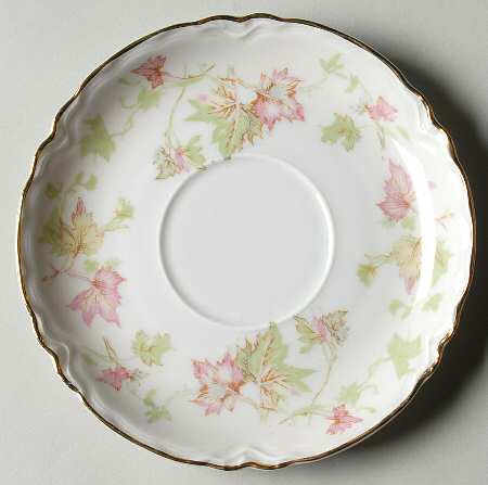 Maple Leaf (Scalloped) Saucer for Flat Cup