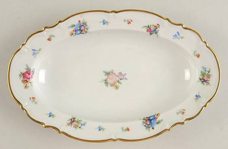 Mayfair (White, 7619) 10" Oval Serving Platter