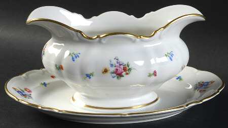 Mayfair (White, 7619) Gravy Boat with Attached Underplate