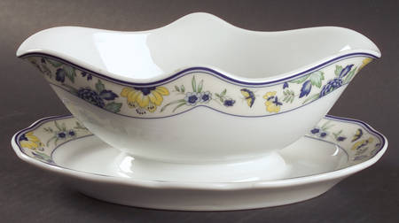 Papillon Gravy Boat with Attached Underplate