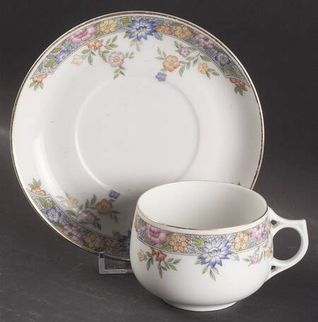 Vernon Flat Cup & Saucer Set