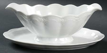 Viktoria Gravy Boat with Attached Underplate