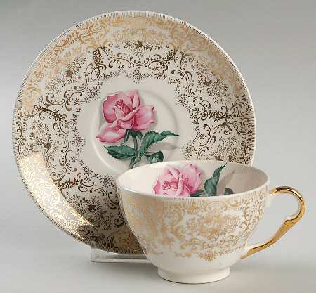 HLC739 Footed Cup & Saucer Set