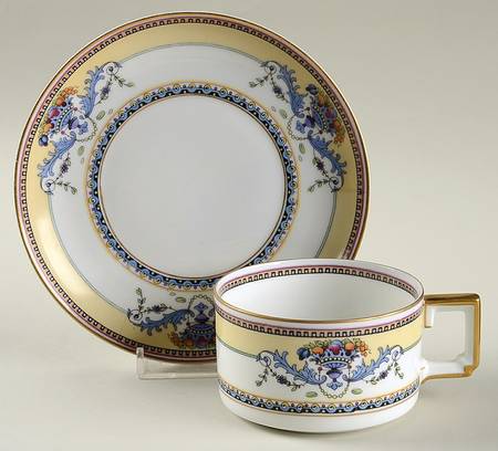 HC504 Flat Cup & Saucer Set