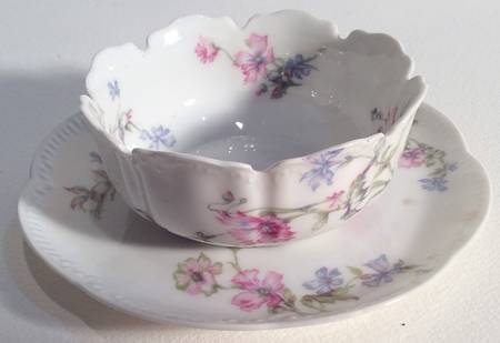 Schleiger 224b Ramekin & Saucer Set