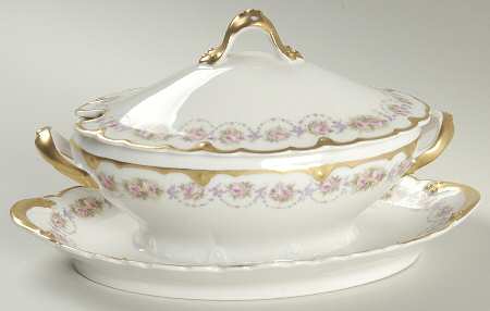 Schleiger 1256 Sauce Boat with Attached Underplate & Lid