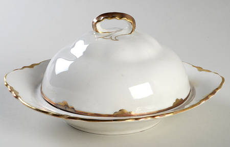 R4906 Round Covered Butter with Strainer