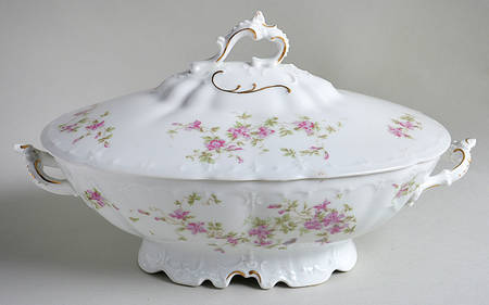 9222 Oval Covered Vegetable