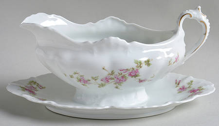 9222 Gravy Boat with Attached Underplate